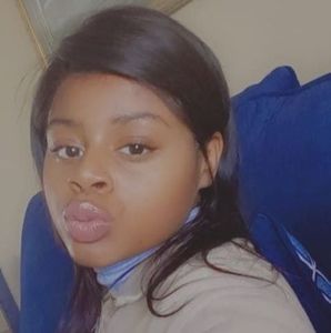 Meet your Posher, Camille